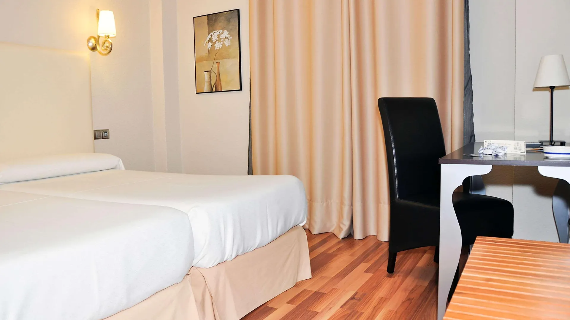 ***  Hotel Sercotel Dona Carmela Sevilla İspanya