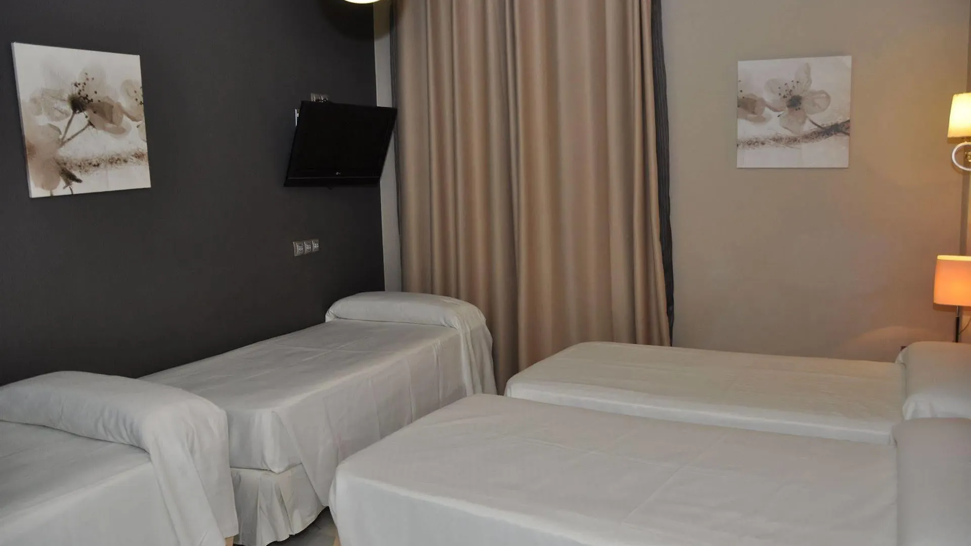 Hotel Sercotel Dona Carmela Siviglia